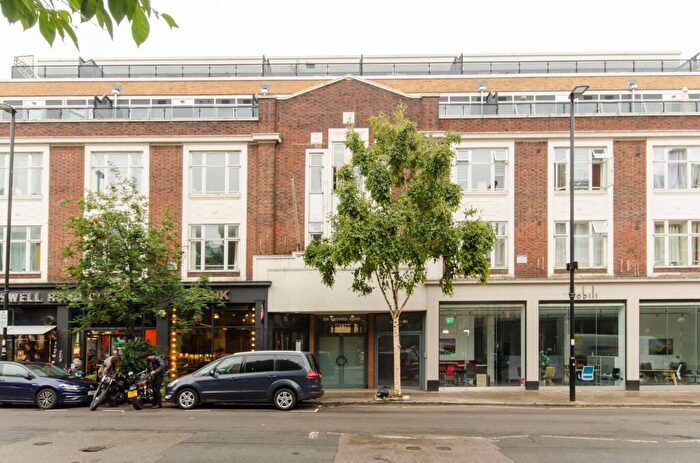 2 Bedroom Flat To Rent In Goswell Road, Clerkenwell, London, EC1V