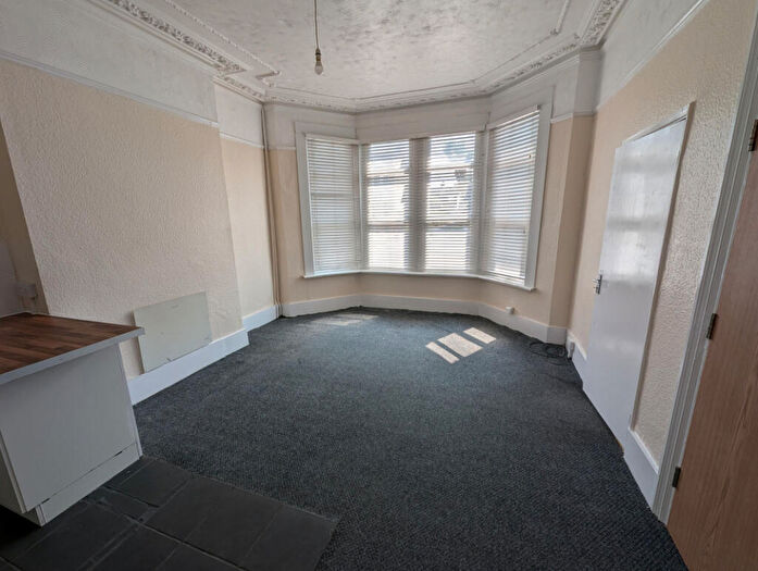 1 Bedroom Flat To Rent In Seaforth Road Westcliff-on-Sea, SS0