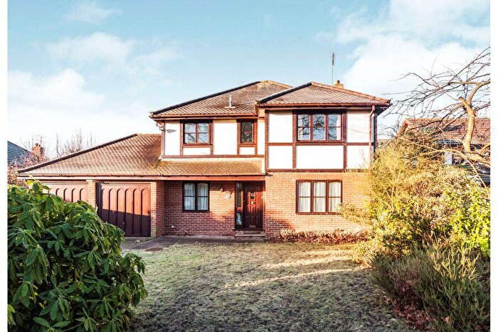 4 Bedroom Detached House To Rent In Fernbank, Finchampstead, Wokingham, RG40