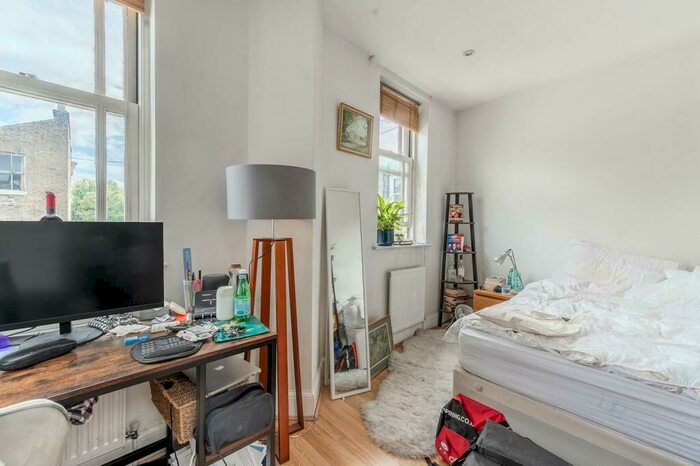 3 Bedroom House To Rent In Slaidburn Street, Chelsea, London, SW10
