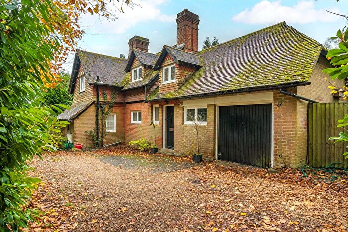 3 Bedroom Detached House For Sale In Haslemere, Surrey, GU27