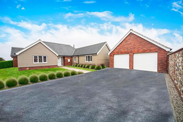 4 Bedroom Bungalow For Sale In Hall Road, Brockdish, IP21