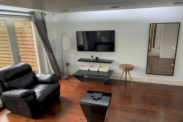 2 Bedroom Flat To Rent In Upper Tulse Hill, London, SW2