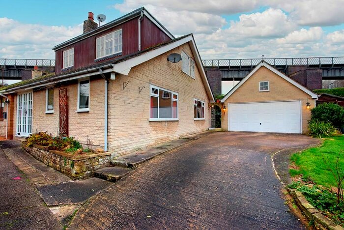 3 Bedroom Semi-Detached House For Sale In Mill Close, Laughton, Sheffield, S25