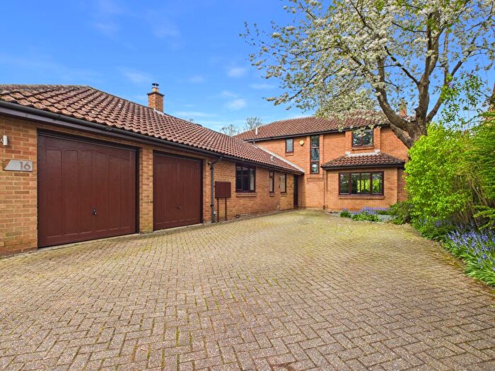 5 Bedroom Detached House For Sale In Rowlandson Close, Northampton, NN3