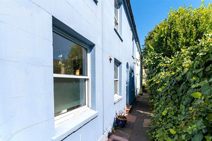 2 Bedroom House To Rent In Trafalgar Terrace, Brighton, East Sussex, BN1
