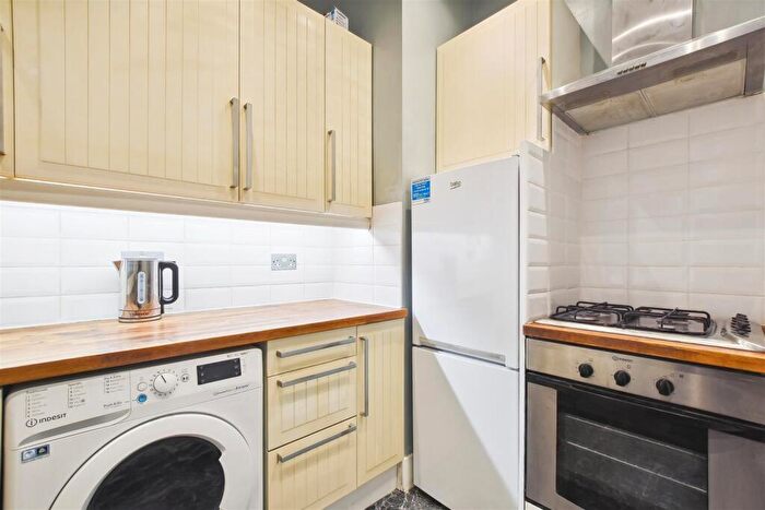 2 Bedroom Apartment To Rent In Park Road, London, NW1