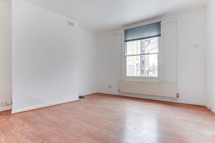 2 Bedroom Flat To Rent In Cephas Street, Stepney Green, E1
