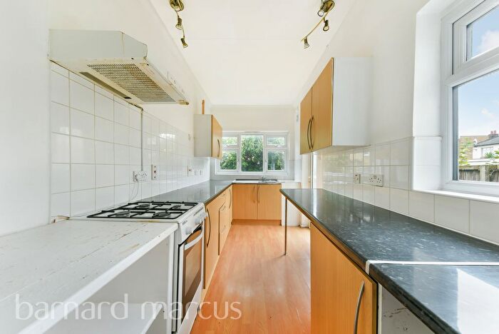 4 Bedroom Property To Rent In Topsham Road, London, SW17