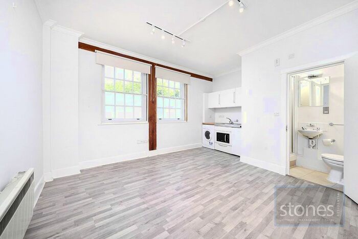 Studio To Rent In North End Way, London, NW3