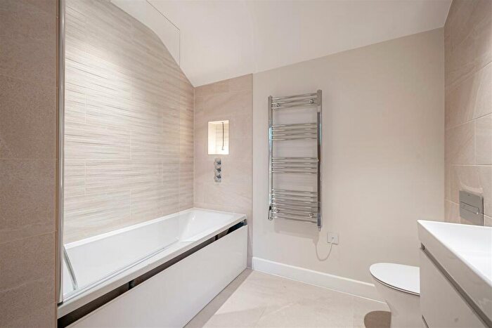 1 Bedroom Flat For Sale In High Street, Ewell, Epsom, KT17