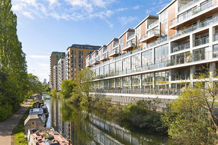 2 Bedroom Flat For Sale In Palmers Road, Bethnal Green, E2