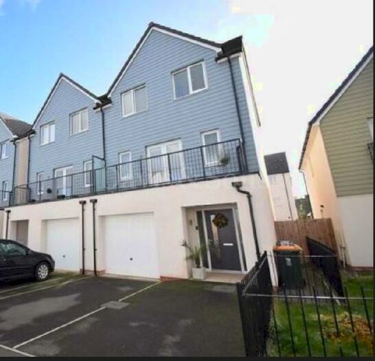 4 Bedroom End Of Terrace House To Rent In Spencer Way, Glan Llyn, Newport., NP19