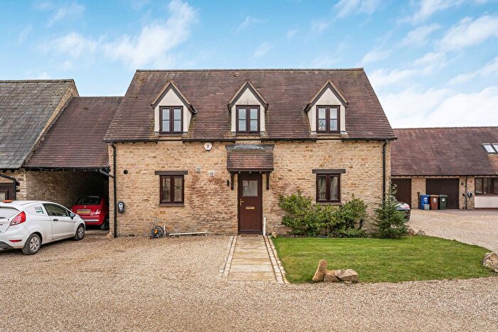 4 Bedroom Detached House For Sale In Cots Green, Kidlington, OX5