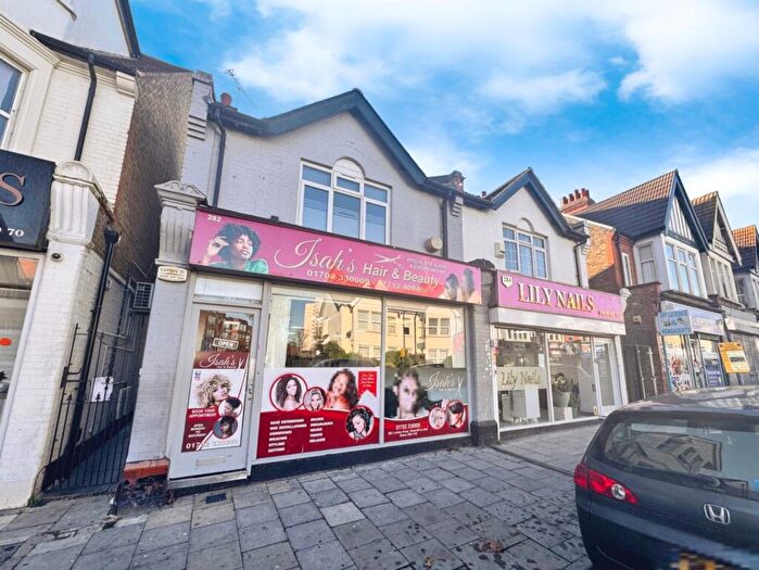 2 Bedroom Flat To Rent In London Road, Westcliff On Sea, SS0