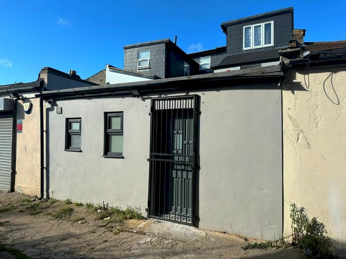 Studio To Rent In Green Street, London, E7