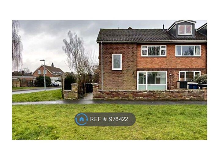 3 Bedroom Semi-Detached House To Rent In Acton Way, Cambridge, CB4