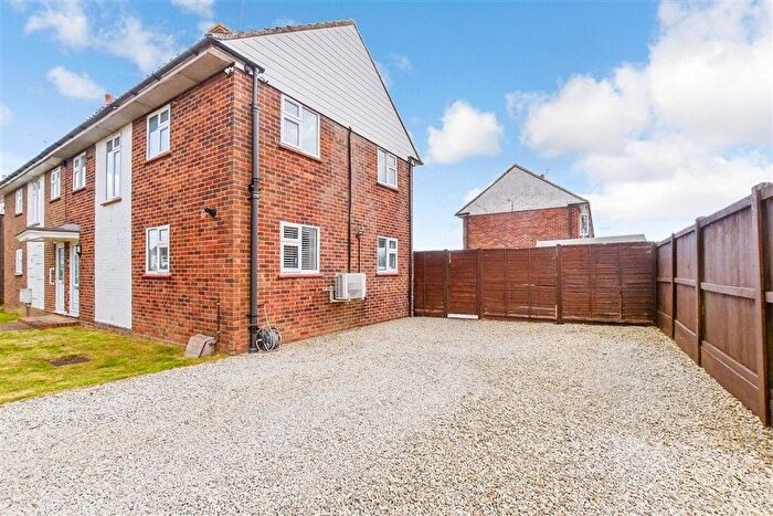 3 Bedroom Semi Detached House For Sale In Greenside, High Halden, Ashford, Kent, TN26