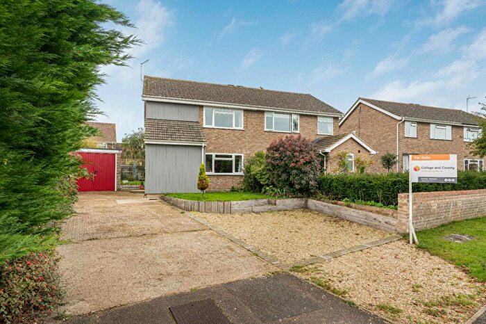 3 Bedroom Semi-Detached House For Sale In Moreton Lane, Thame, OX9