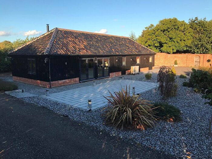 2 Bedroom Detached House To Rent In Shotley Road, Chelmondiston, Suffolk, IP9