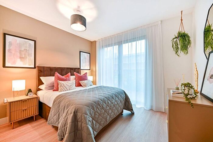1 Bedroom Flat To Rent In The Oakgate, Leatherhead, KT22