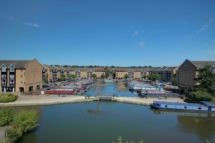 3 Bedroom Duplex To Rent In Longman Court, Apsley Lock, HP3