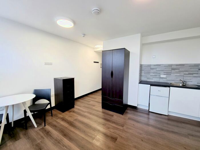 1 Bedroom Studio To Rent In Parish Lane, London, SE20