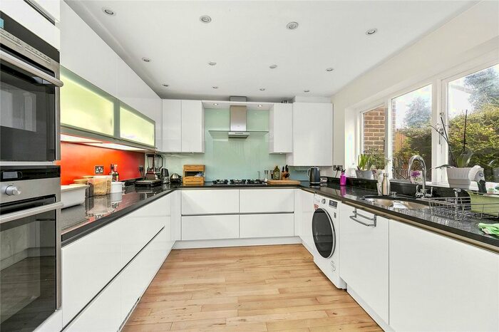 4 Bedroom Detached House To Rent In Lower Grove Road, Richmond, TW10