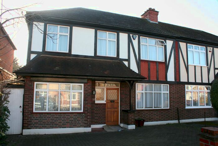 4 Bedroom Semi-Detached House To Rent In Melbury Avenue, Southall, UB2