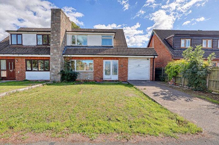 3 Bedroom Semi-Detached House To Rent In Tee Lane, Scunthorpe, DN15