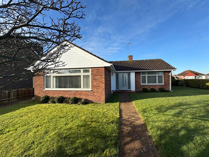 2 Bedroom Detached Bungalow For Sale In Goring-By-Sea, Worthing, BN12