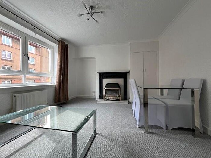 2 Bedroom Flat To Rent In East Shaw Street, Greenock, PA15