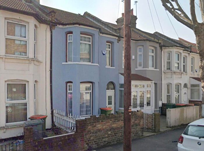 3 Bedroom Terraced House To Rent In Woodstock Road, London, E7