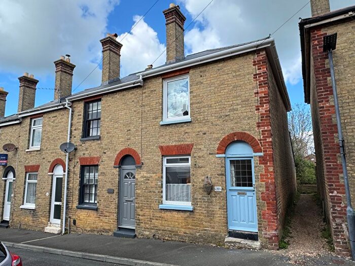 2 Bedroom Terraced House For Sale In Alfred Street, East Cowes, PO32