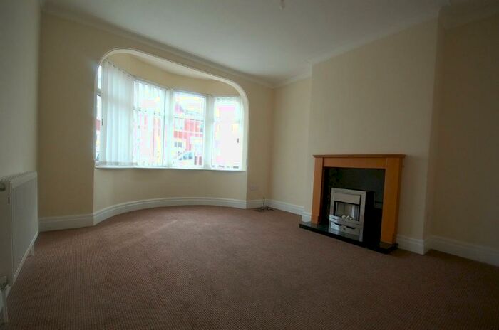 5 Bedroom Terraced House To Rent In Warbreck Drive, FY2