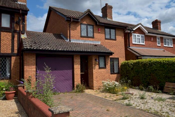 3 Bedroom Detached House For Sale In Downs View, Holybourne, Alton, Hampshire, GU34