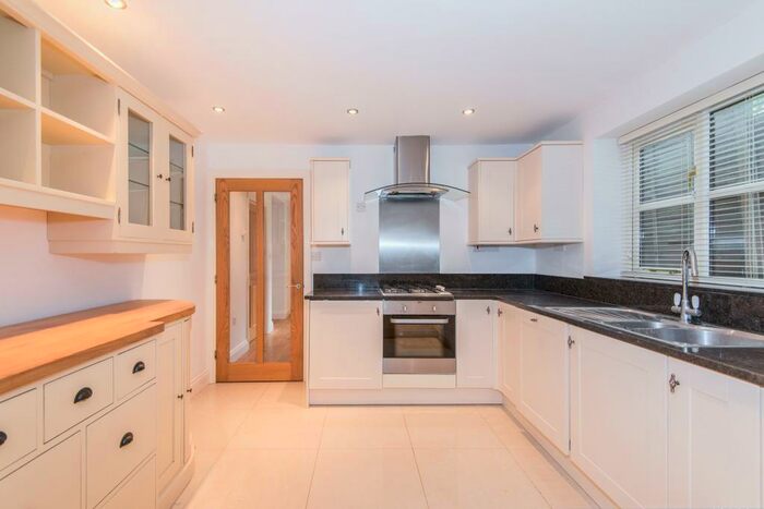 3 Bedroom Cottage To Rent In Meredun Close, Hursley, SO21