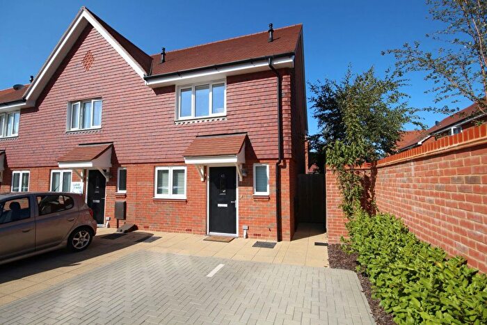 2 Bedroom Semi-Detached House To Rent In Clay Vale, Faygate, Horsham, RH12