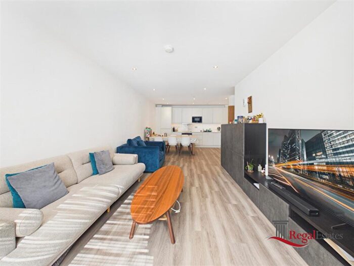 2 Bedroom Flat To Rent In Hoy Close, Colindale, London, NW9