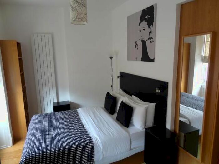 Studio To Rent In Cartwright Gardens, Bloomsbury, London, WC1H
