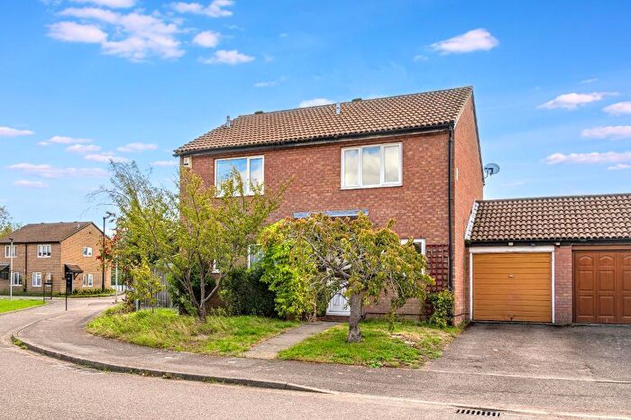 2 Bedroom Semi-Detached House For Sale In Alburgh Close, Bedford, MK42