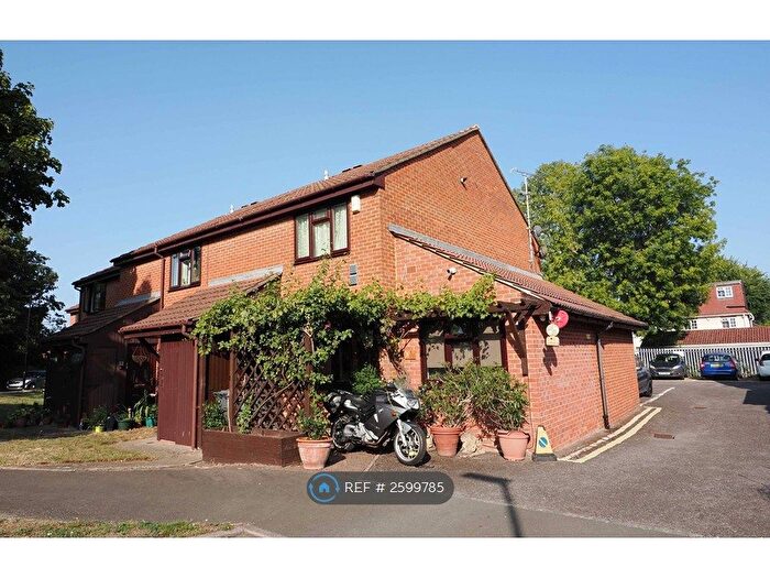 2 Bedroom Maisonette To Rent In Lindsey Gardens, Feltham, TW14