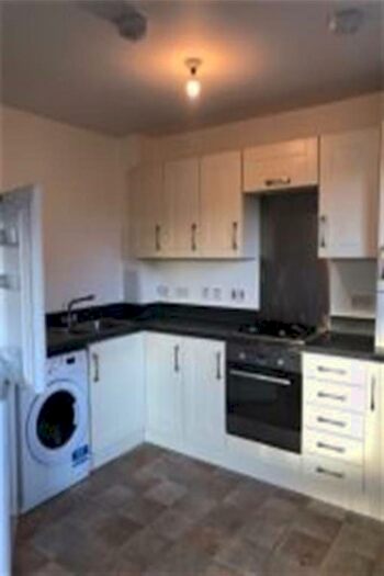 2 Bedroom Flat To Rent In Moffat Way, EH16