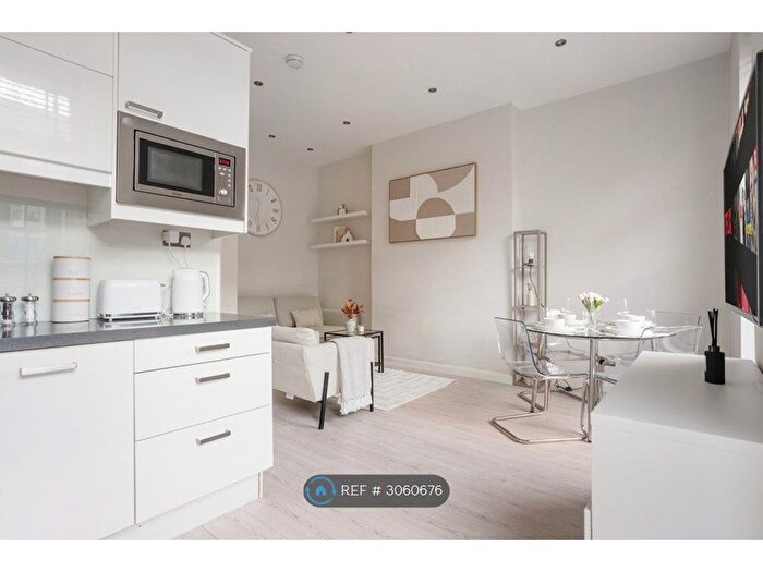 1 Bedroom Flat To Rent In Queensway, London, W2
