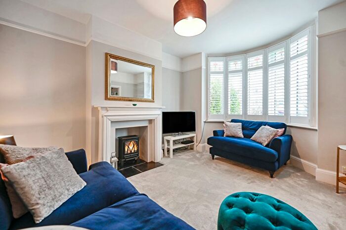 3 Bedroom Semi-Detached House For Sale In Earls Avenue, Ashford, Kent, TN25