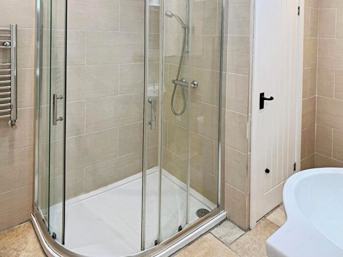 1 Bedroom Lodge To Rent In Ghyll Mount, Yeadon, LS19