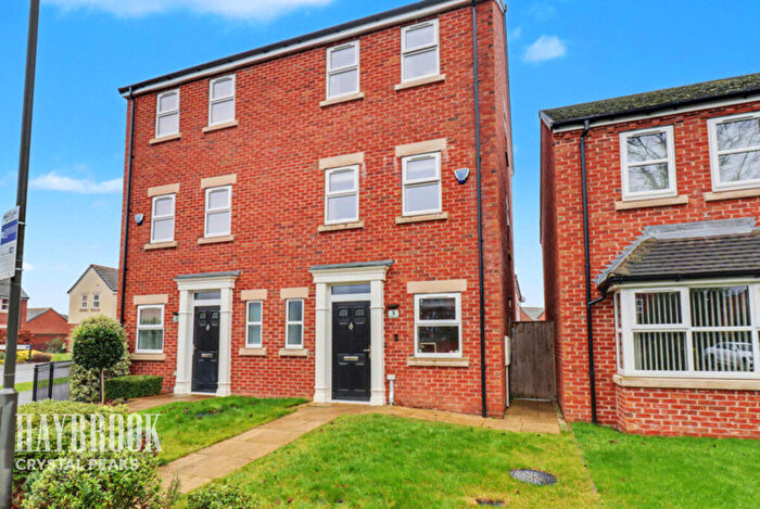 4 Bedroom Semi Detached House For Sale In Hunters Walk, Chesterfield, S40