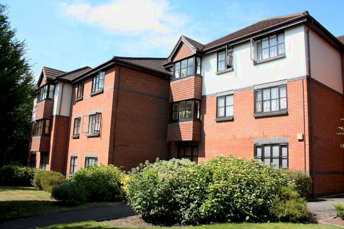 1 Bedroom Flat To Rent In White Rose Lane, Woking, GU22