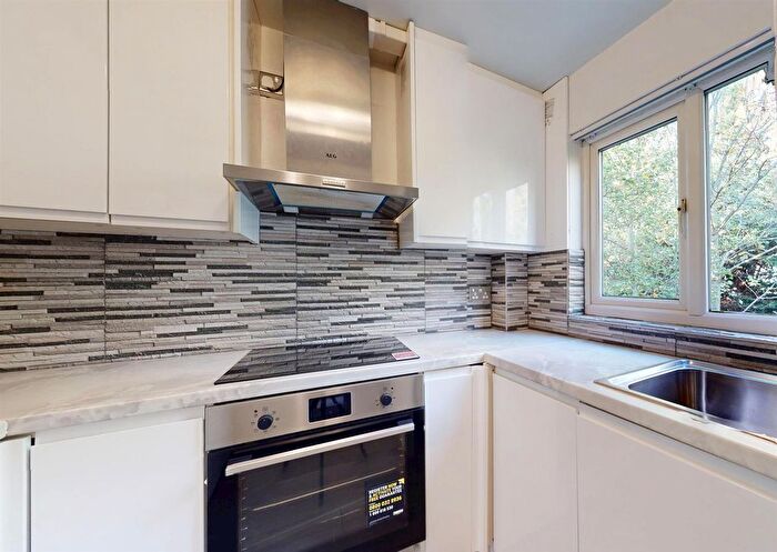 2 Bedroom Flat To Rent In Harp Island Close, London, NW10