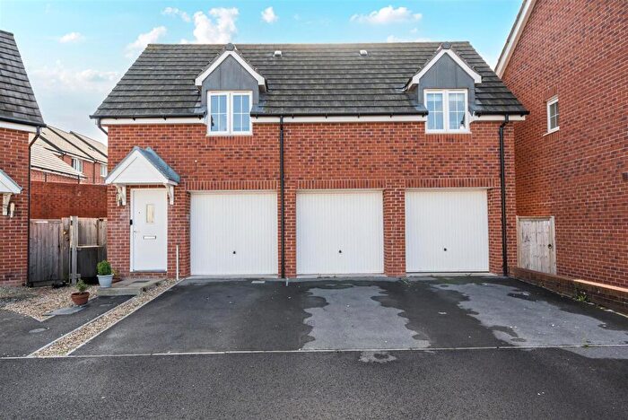 2 Bedroom Apartment For Sale In Cloakham Drive, Axminster, EX13